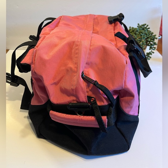 L.L. Bean Pink Small Gym Duffle Bag. - Picture 3 of 7